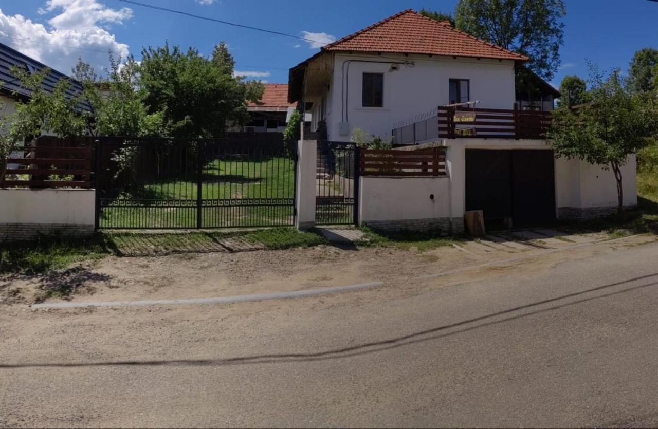 Hostal Texas House Novaci-Străini Exterior foto